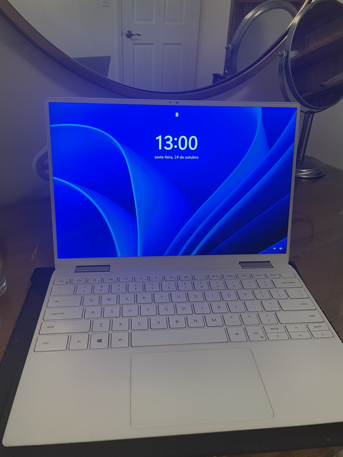 Dell XPS 13 7390 2-in-1 – 1TB SSD, 32GB RAM, i7, Windows 11 Pro – Excellent Condition