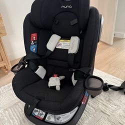 Nuna revv Car Seat