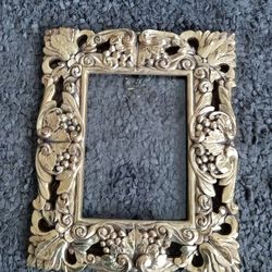 EXQUISITE Baroque Style Made in Italy 9" x 11" Ornate Gilted Photo Frame.
