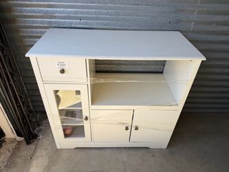 White shelf cabinet