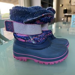 Cute Girl Sketchers Snow Boots