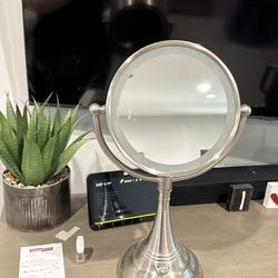 Lighted Vanity Mirror