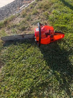 Running Chainsaw 58cc