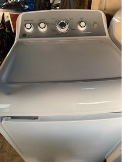 GE HE KING SIZE ELECTRIC DRYER. PERFECT CONDITION.