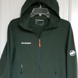 MAMMUT Mens Small FLEECE Lined Inside LIGHTWEIGHT fleece is essential for all-season exploration. 