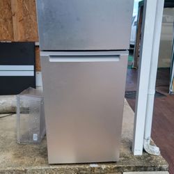 Kenmore Stainless Steel Top Freezer 24x58 Barely Use 