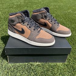 Jordan 1 Mid