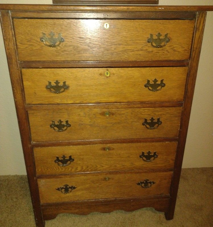 Antique Chest Of Drawers!!