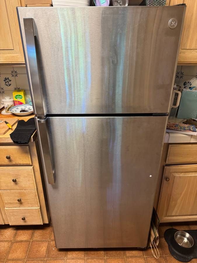 GE Refrigerator