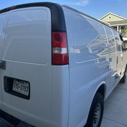 Chevy Express  2018 