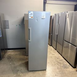 🔥Hisense 10.2 Cubic Ft. Upright Refrigerator/Freezer Convertible🔥