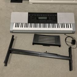 Casio WK-220 Electric Keyboard