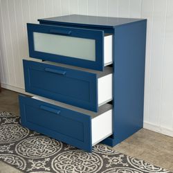 🚚 Very good 3 drawer blue dresser Ikea Brimnes
