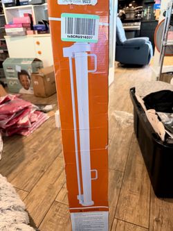 Hardware-Mounted Retractable Mesh Baby Gate