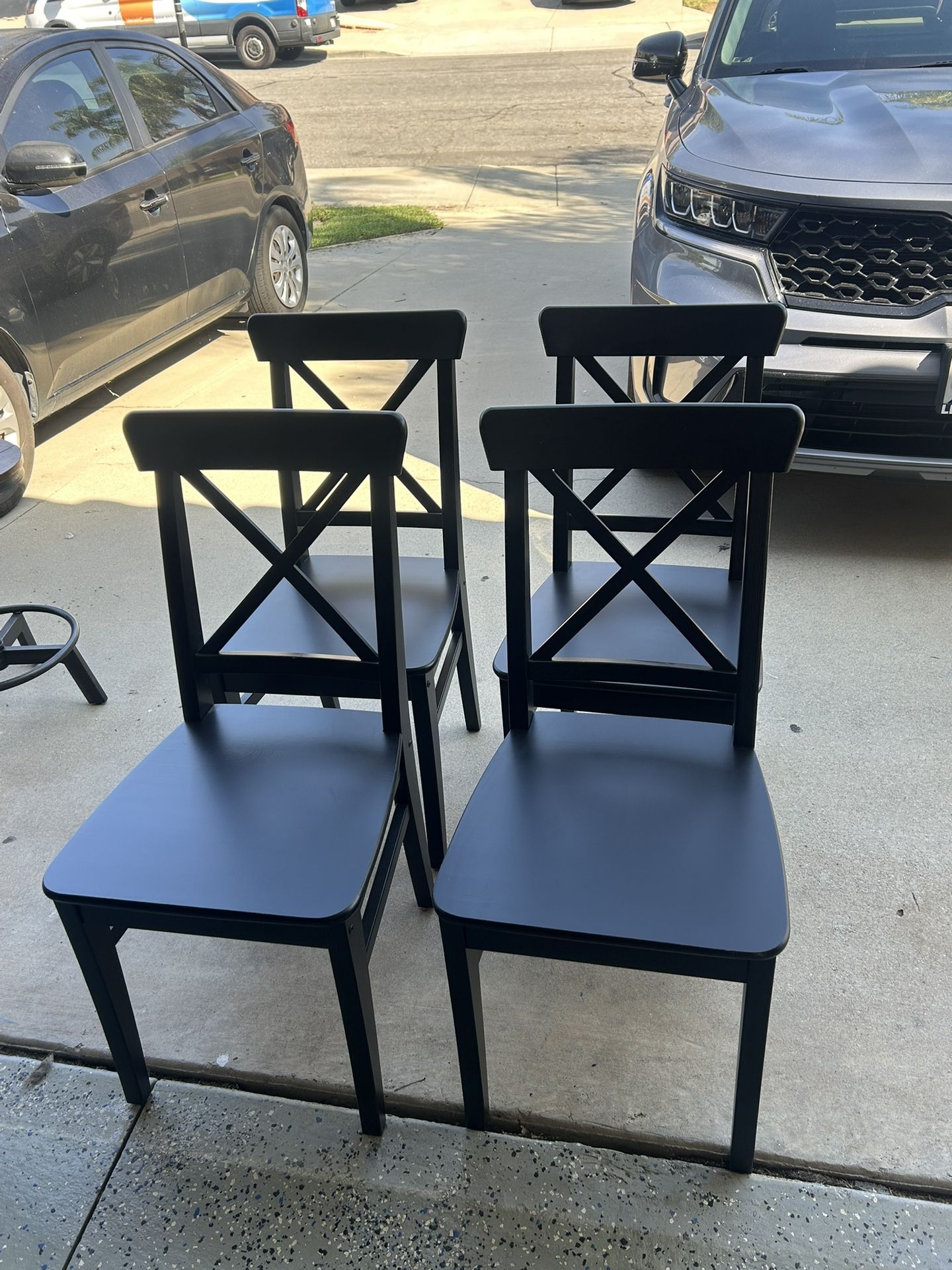 4 Table Chairs