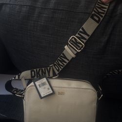 DKNY PURSE 
