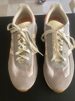 ADIDAS Sneakers for Men size 11.5  so comfortable shoes