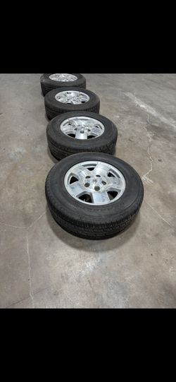 Toyota Tundra Rims & Tires