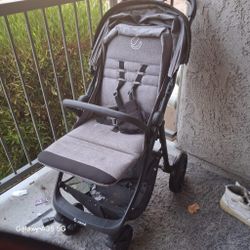 Jane Lightweight Stroller - Excellent Condition with Rain Protector