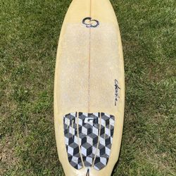 5’9 Surfboard