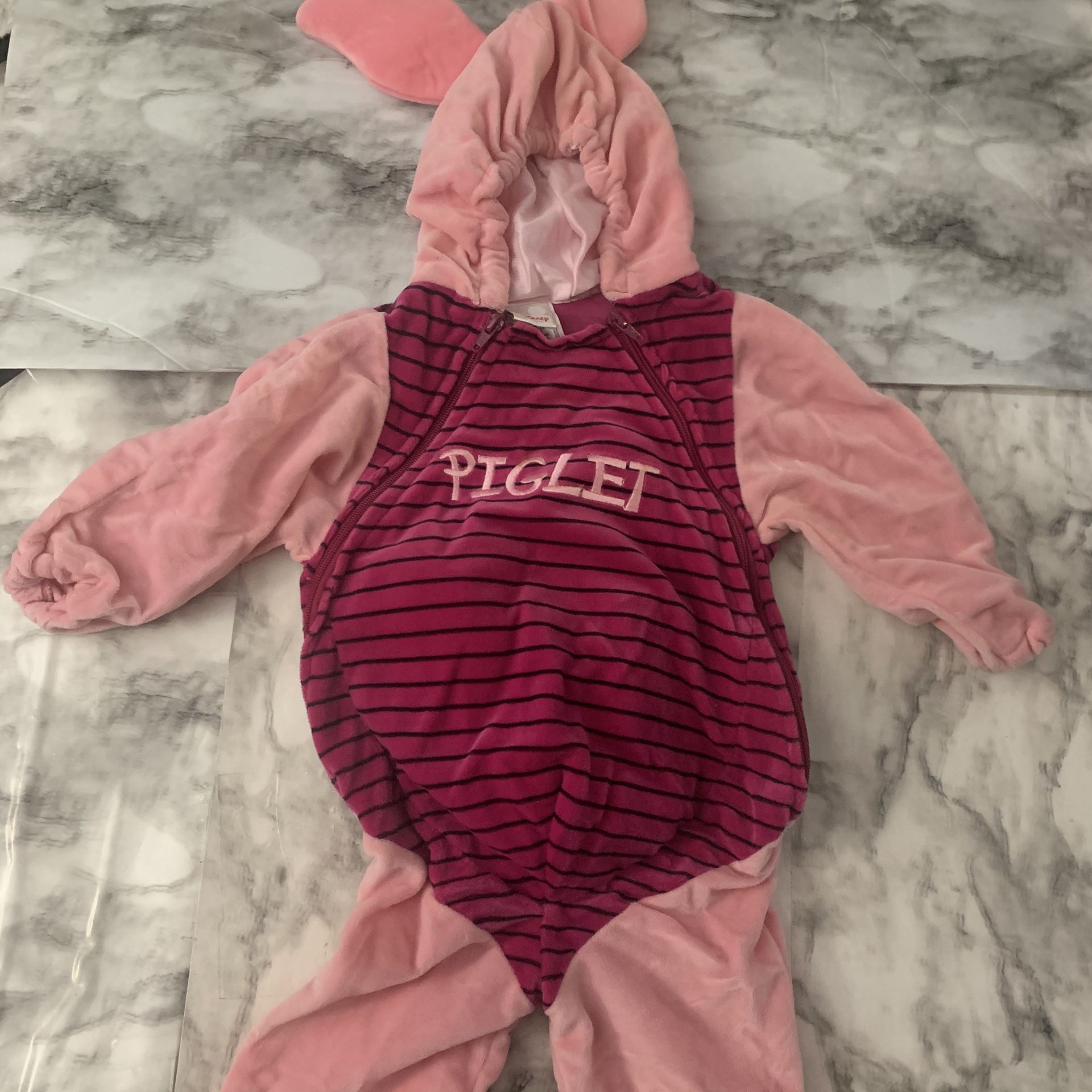 Disney store Piglet costume 6-12 months