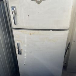 VINTAGE GE FRIDGE