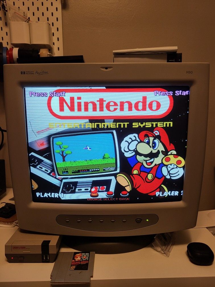 HP D6433A 19" Pavllion Multimedia CRT Monitor M90