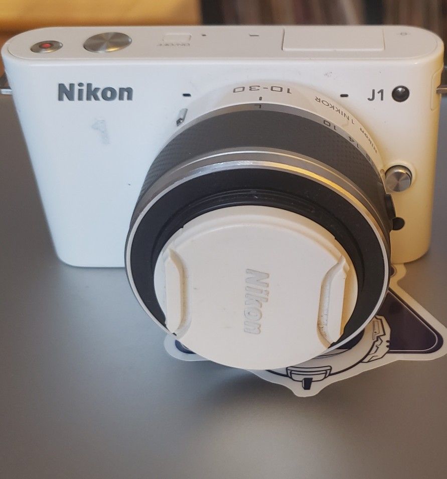 Nikon J1