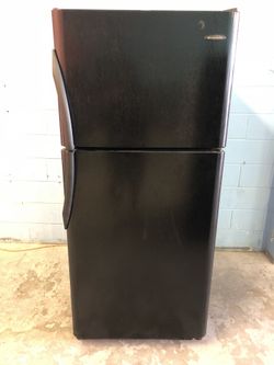 Black 21 Cubic Foot Refrigerator