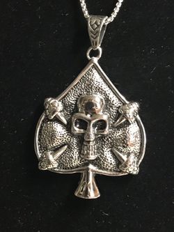Spade skull chain