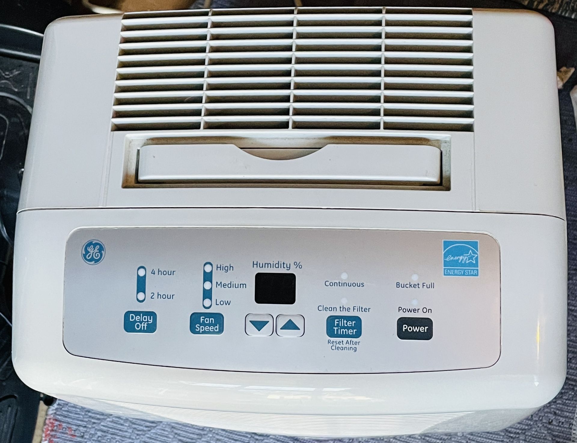 BLACK+DECKER 1500 Sq. Ft. Dehumidifier - For Parts for Sale in Miami, FL -  OfferUp