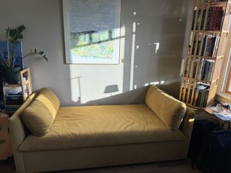 Petite day bed - West Elm