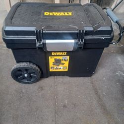 Dewalt 15 gallon chest $,40.