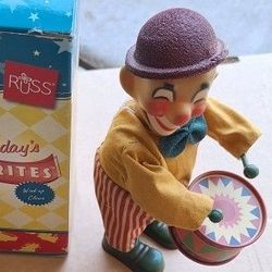 NEW IN BOX  Vintage Tin Wind-up Clown Drummer Toy Collectible Tin Toy Russ Yesterday's Favorites