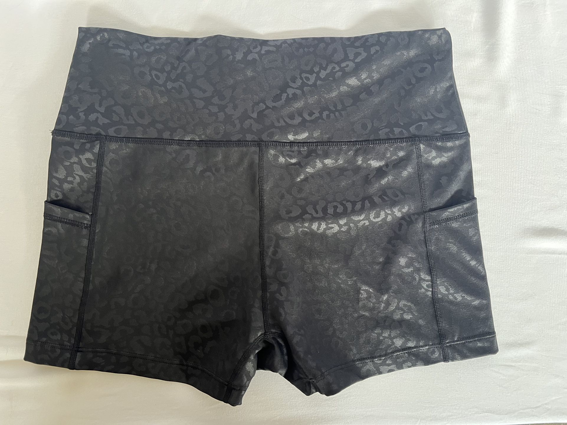 Women’s Constantly Varied Gear Booty Shorts Size L