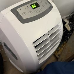 LG Standing A/C With Remote 10,000 BTU