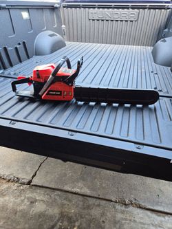 CHAINSAW GOOD CONDITION ALMOST NEW