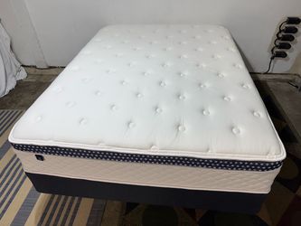 WinkBed Luxury Firm Mattress - Delivery Available - Like New