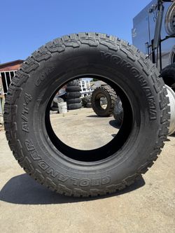 Yokohama Geolandar X-AT 265/70R17 ā Single Tire ā Like New
