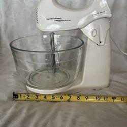 Hamilton Beach 6 Speed Burst Stand Mixer with A Bowl - In White - Like New