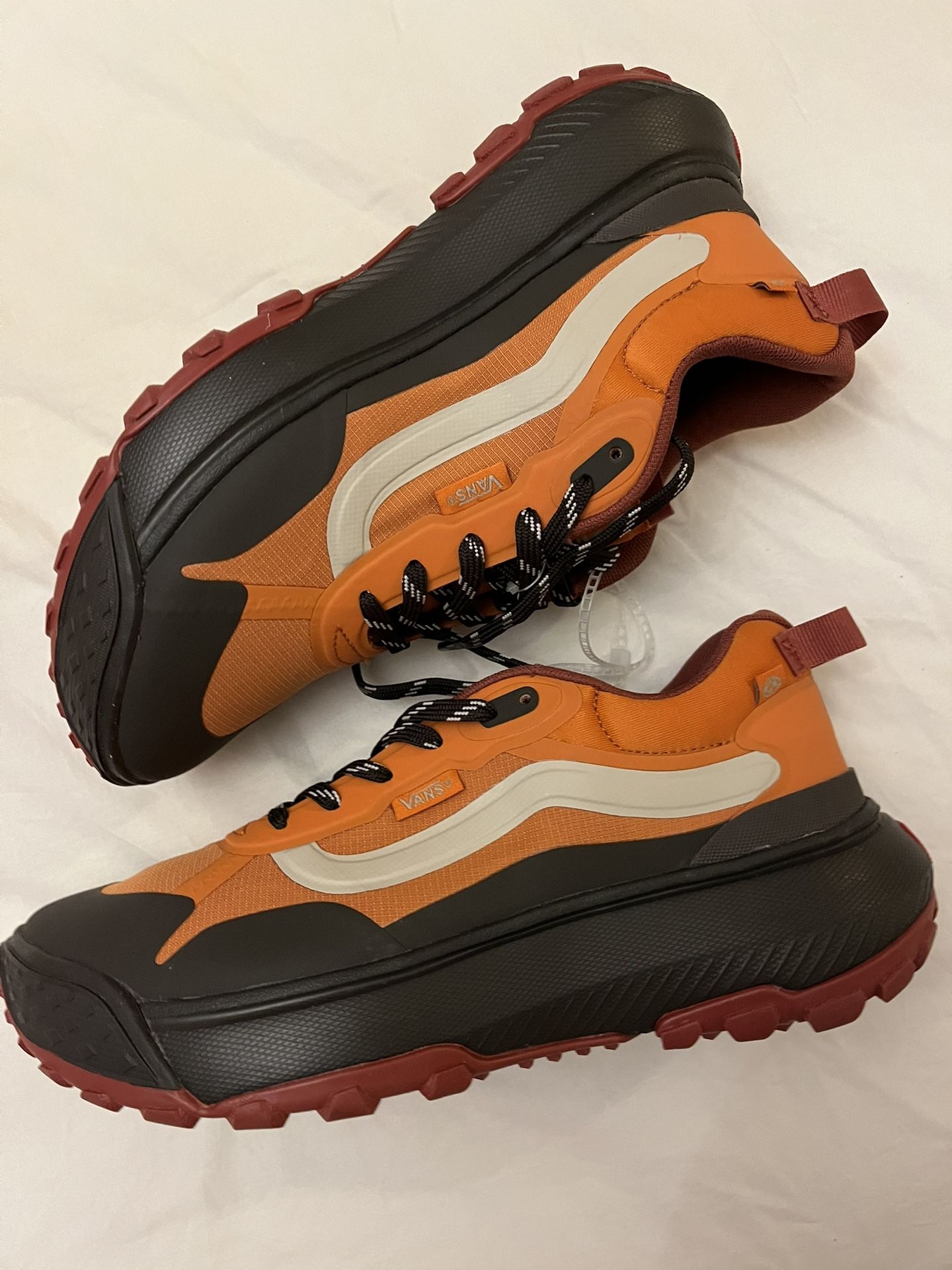 New Vans Sneakers Unisex VansMte Crosspath Shoe Marmalade Orange Woman Size 8.5 &9, Man Size 7&7.5