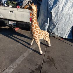 4 Foot Stuffed Giraffe From Melissa And Doug 