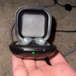 Beats Powerbeats Fit