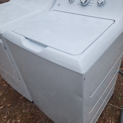 GE SUPER CAPACITY WASHER AND DRYER MATCHING SET  - FREE DELIVERY AND INSTALLATION