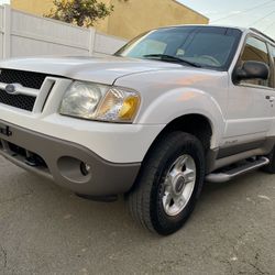 2002 Ford Explorer Sport 
