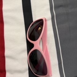 Girls Sunglasses Pink Color. 