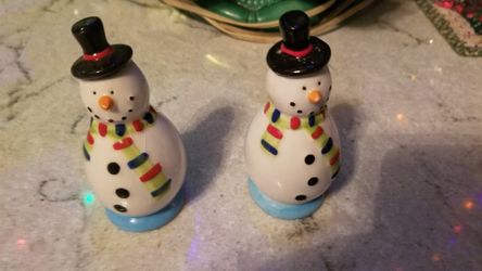 Salt and pepper shakers Snowman