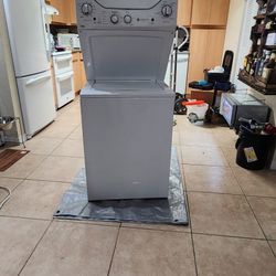 GE 27 Stackable Washer Dryer