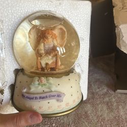 angel snow globe seraphim classics