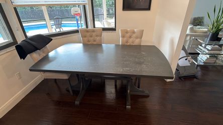 Free Dining Table